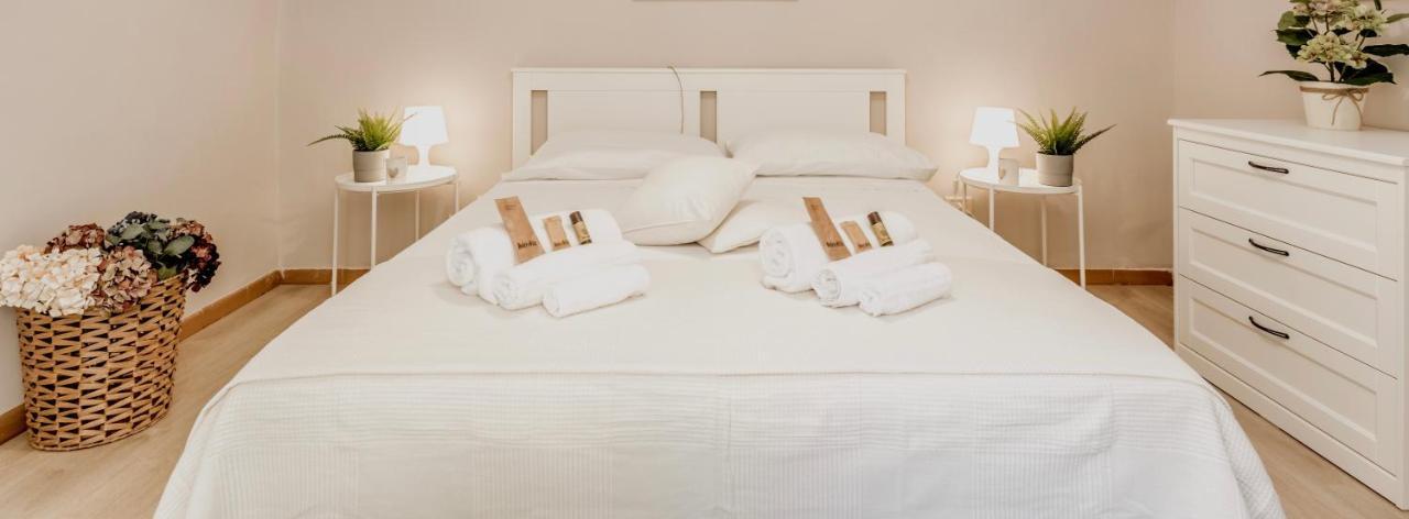 Domus Camilla Apartment โรม ภายนอก รูปภาพ