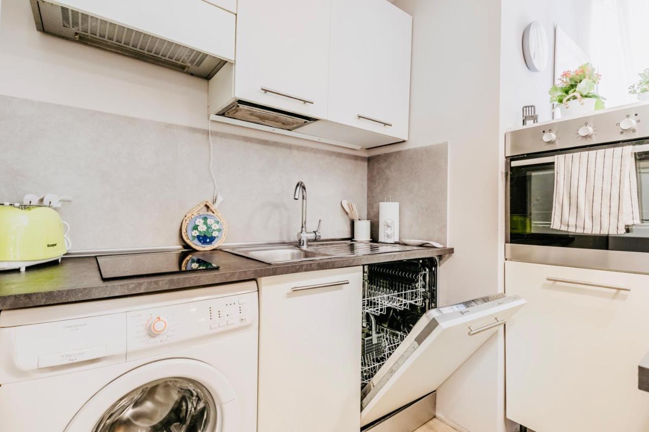 Domus Camilla Apartment โรม ภายนอก รูปภาพ
